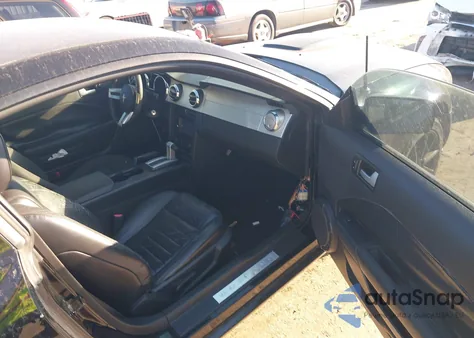 2007 Ford Mustang Gt Deluxe/Gt Premium z USA, uszkodzony, nr VIN 1ZVFT82H075285683